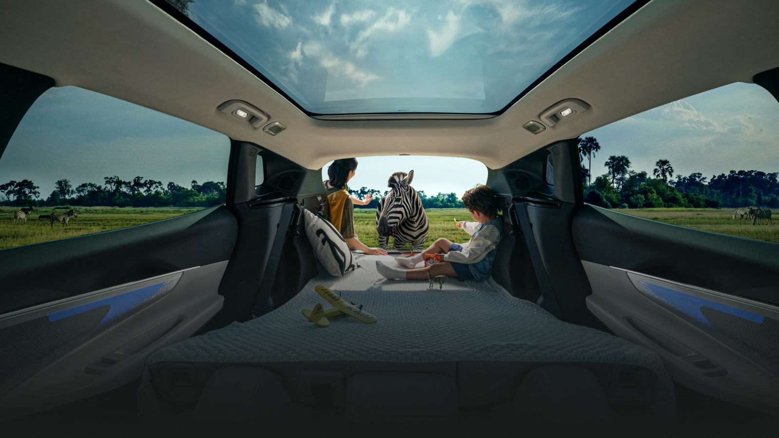 Lynk & Co 08 EM-P - Space and practicality